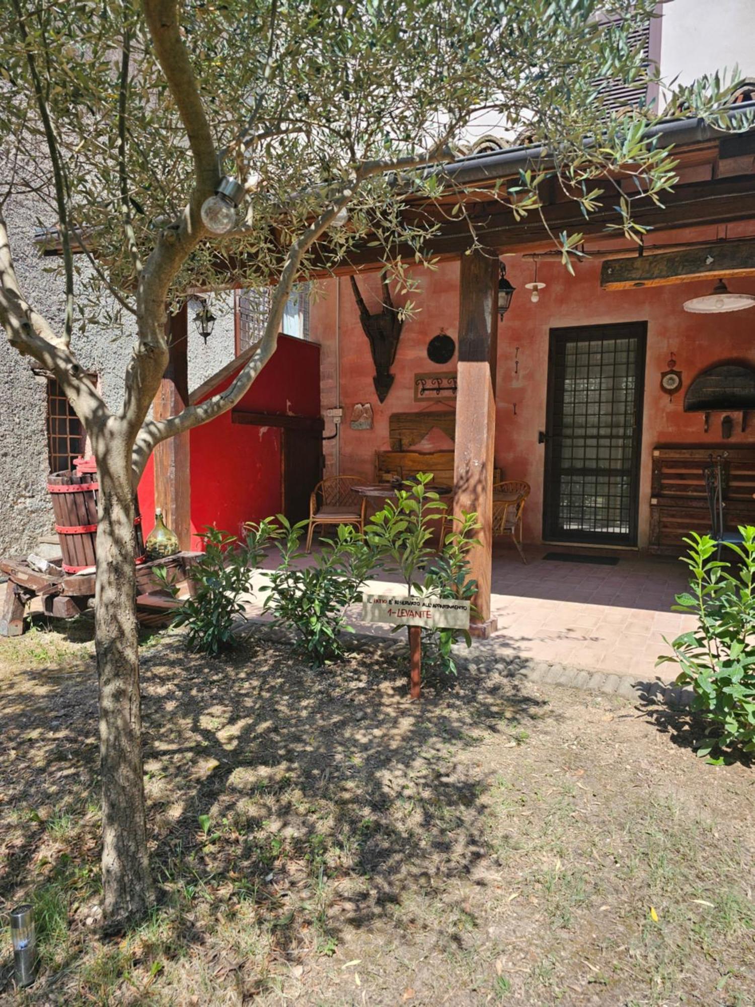 La Rosa Dei Venti - Country House Fossato di Vico エクステリア 写真