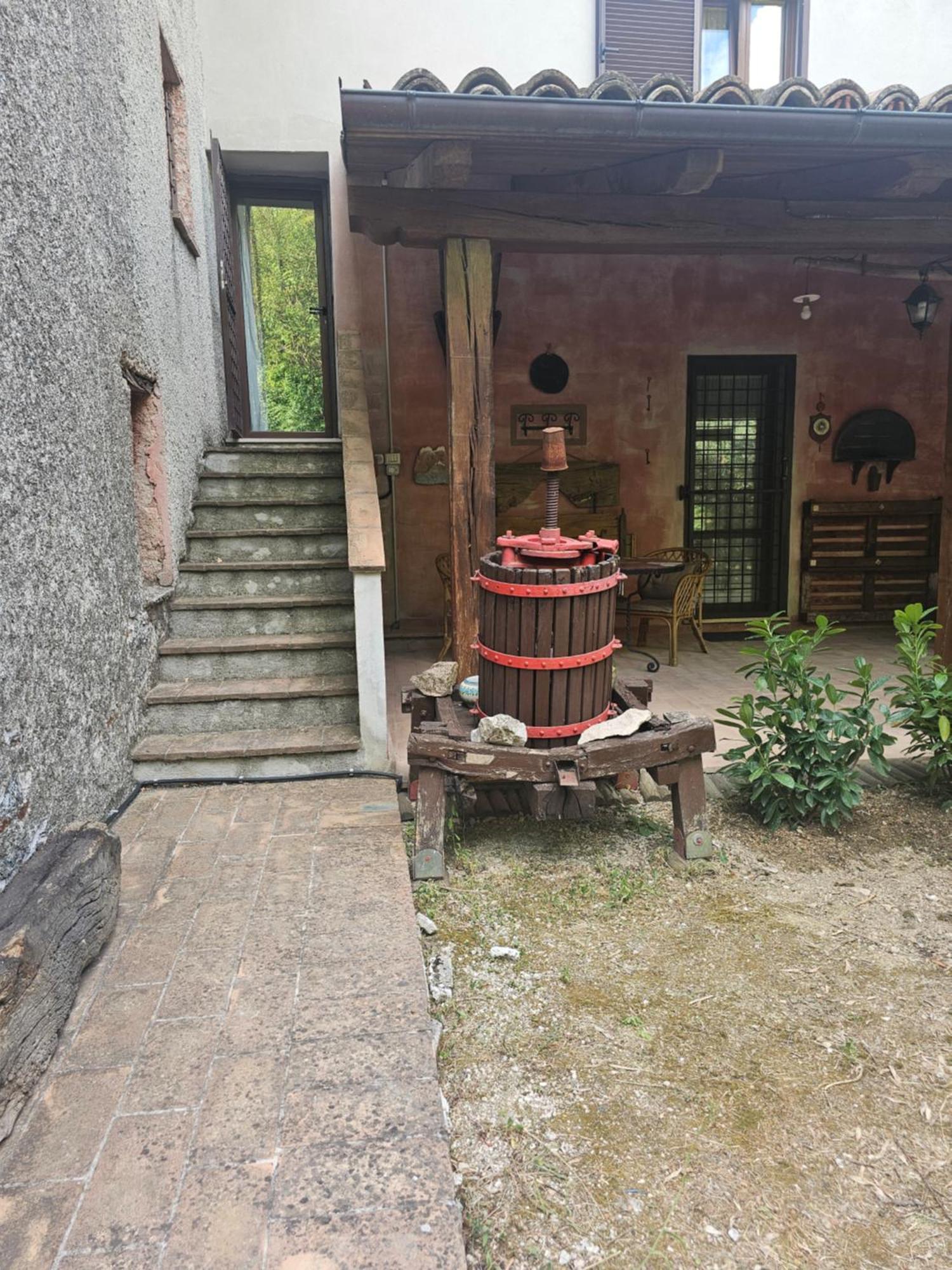 La Rosa Dei Venti - Country House Fossato di Vico エクステリア 写真