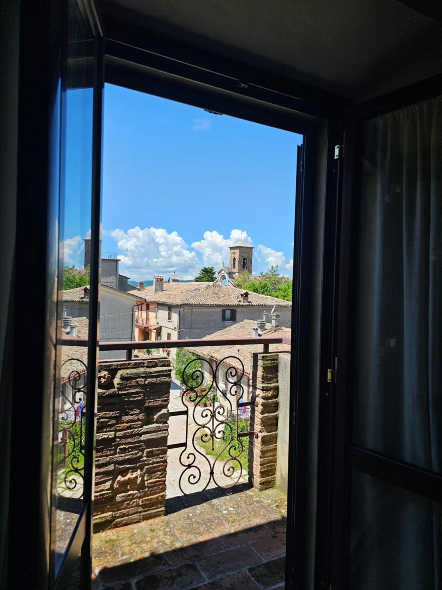 La Rosa Dei Venti - Country House Fossato di Vico エクステリア 写真